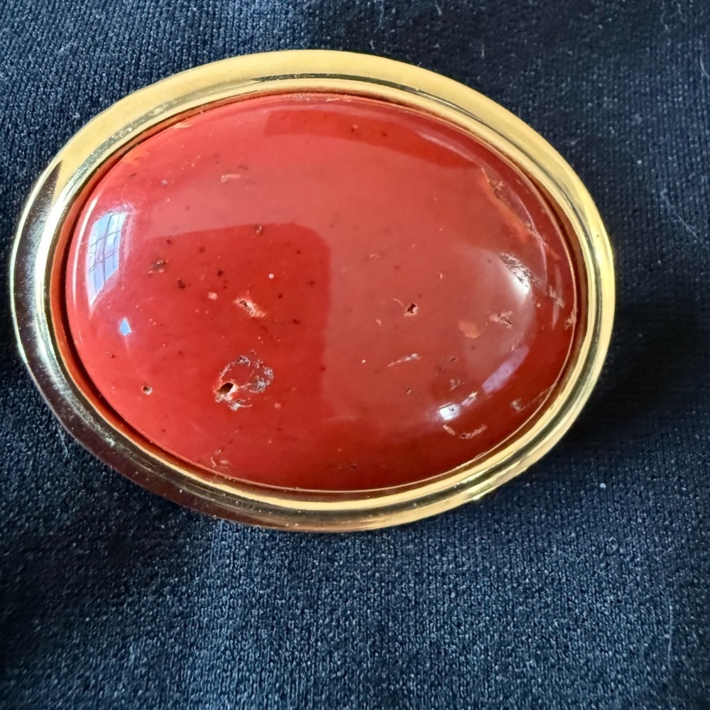 Vintage Red-Stone Carnelian Oval Brooch